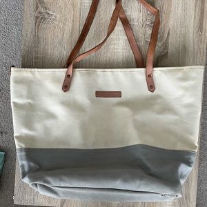 Petunia Pickle Bottom Downtown Tote Diaper Bag